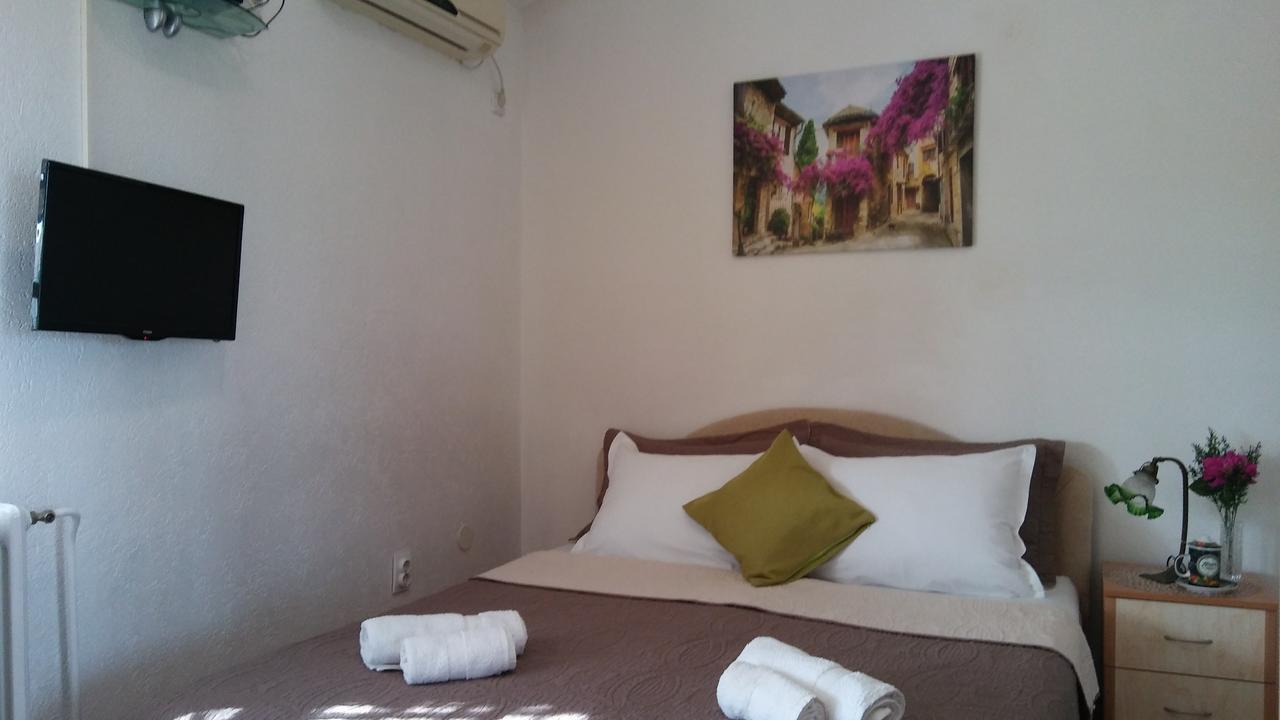 Guest House Villa Castio Petrovac Екстериор снимка