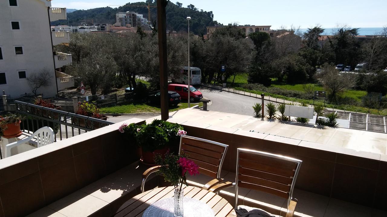 Guest House Villa Castio Petrovac Екстериор снимка