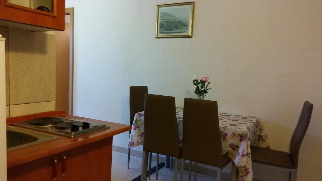 Guest House Villa Castio Petrovac Екстериор снимка