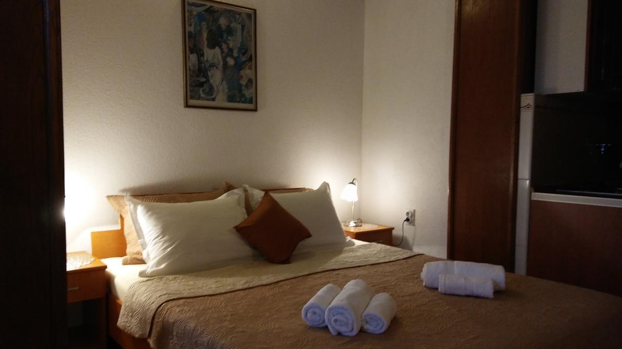 Guest House Villa Castio Petrovac Екстериор снимка