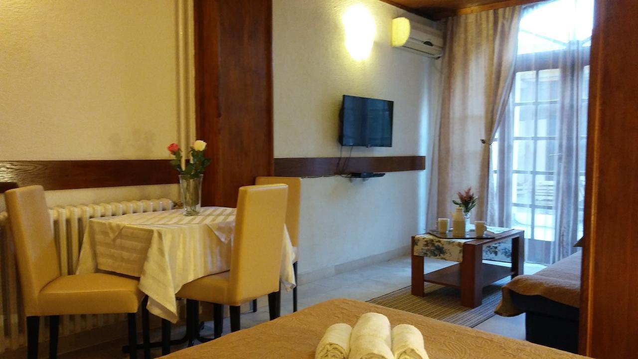 Guest House Villa Castio Petrovac Екстериор снимка