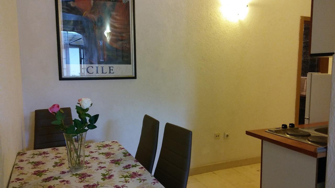 Guest House Villa Castio Petrovac Екстериор снимка