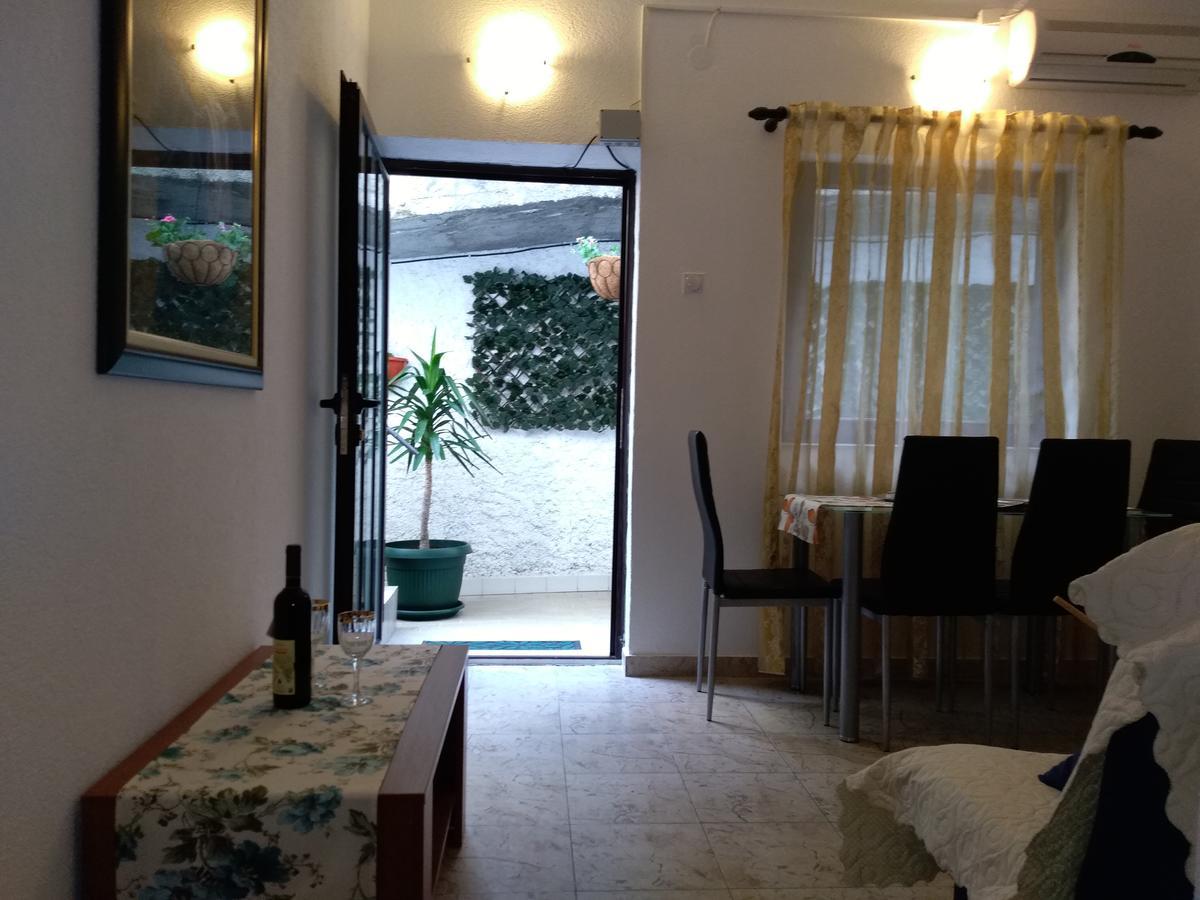 Guest House Villa Castio Petrovac Екстериор снимка