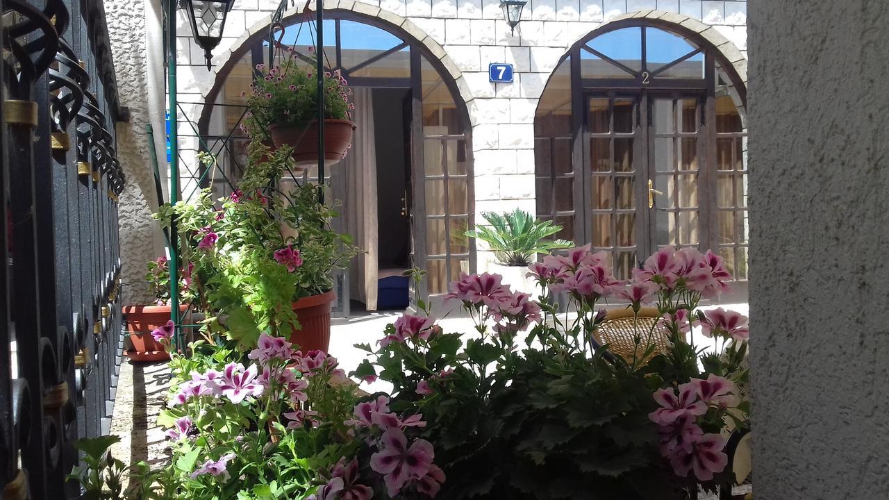 Guest House Villa Castio Petrovac Екстериор снимка