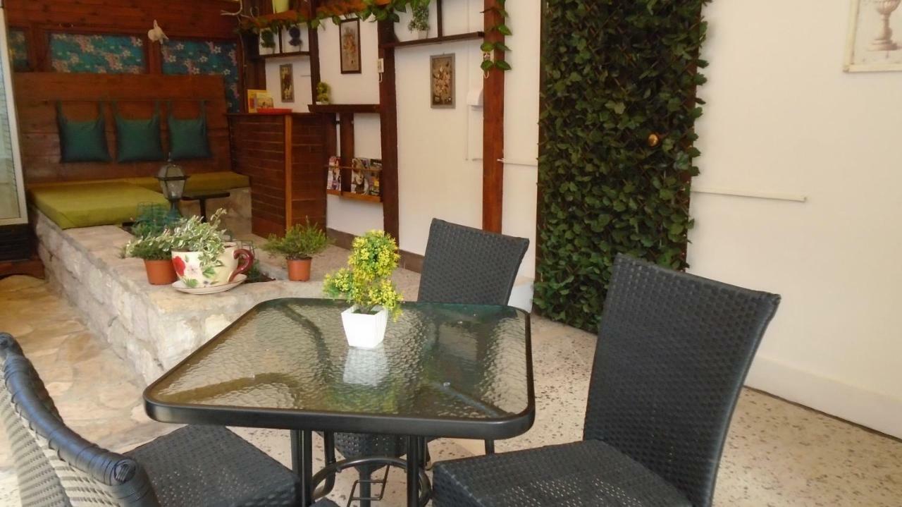 Guest House Villa Castio Petrovac Екстериор снимка